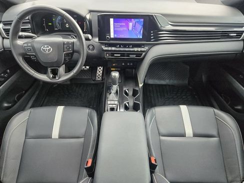 Used 2025 Toyota Camry SE w/ Convenience Package FWD image 27