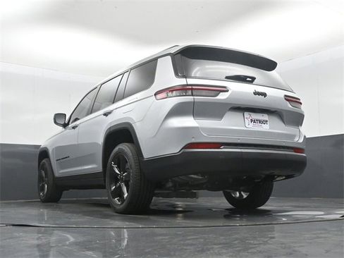 New 2025 Jeep Grand Cherokee L Altitude image 44