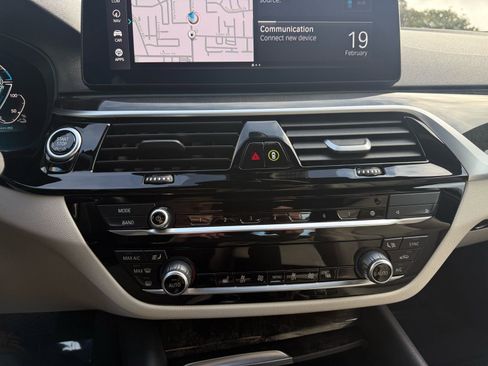 Used 2023 BMW 530e w/ Convenience Package RWD image 17