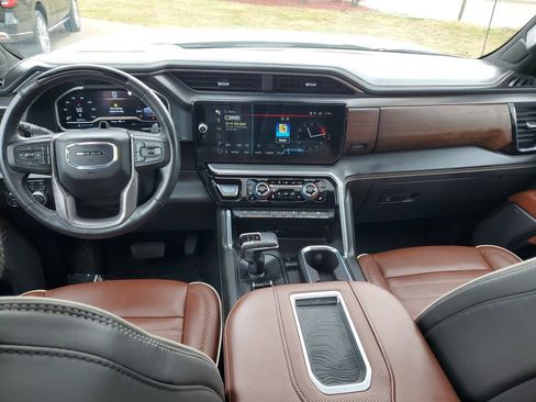 Used 2022 GMC Sierra 1500 Denali Ultimate AWD/4WD image 11
