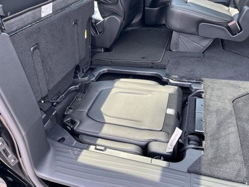 New 2025 Chrysler Pacifica Select w/ Uconnect Theater Family Group image 57