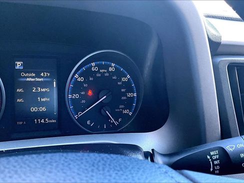 Used 2017 Toyota RAV4 LE image 2