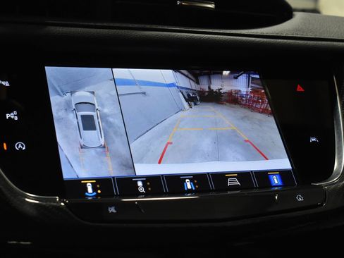Certified 2025 Cadillac XT6 Sport w/ Technology Package AWD/4WD image 19
