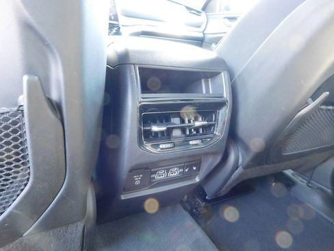 Used 2023 Jeep Grand Cherokee Limited w/ Black Appearance Package AWD/4WD image 12
