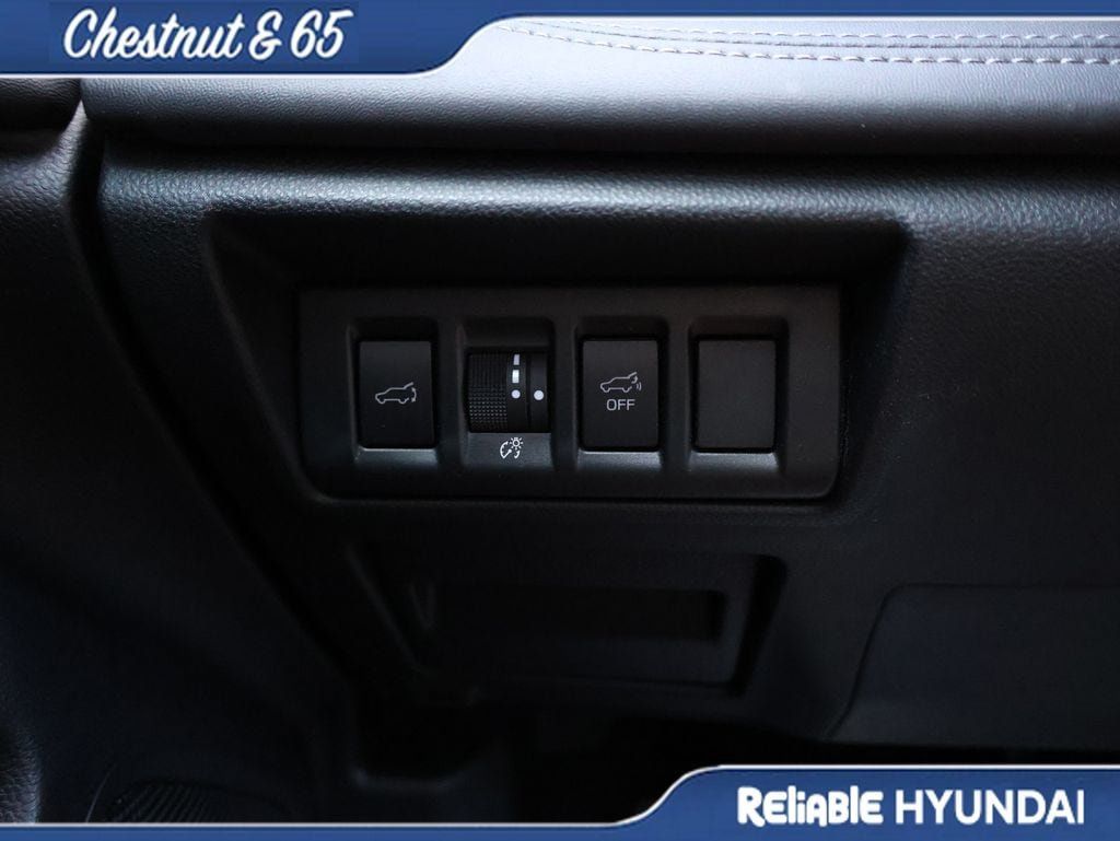 Used 2025 Subaru Outback Limited AWD/4WD image 32