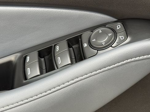 Used 2024 Buick Enclave Essence w/ Experience Buick Package FWD image 26