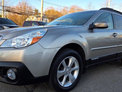 Used 2014 Subaru Outback 2.5i Limited image 5