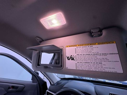 Used 2025 Toyota Highlander LE FWD image 32