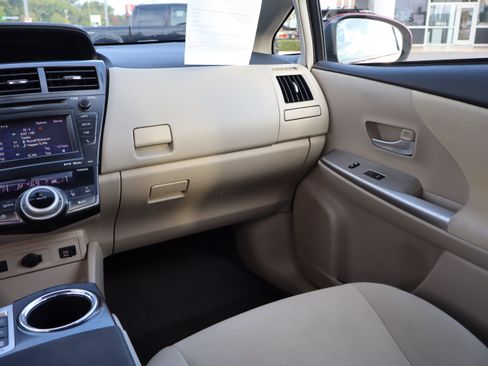 Used 2014 Toyota Prius V Three FWD image 13
