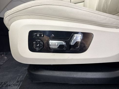 Used 2023 BMW X6 M50i w/ Executive Package AWD/4WD image 22