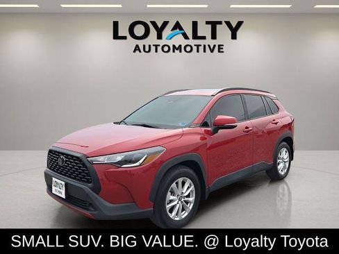 Certified 2023 Toyota Corolla Cross LE w/ Moonroof Package AWD/4WD image 1