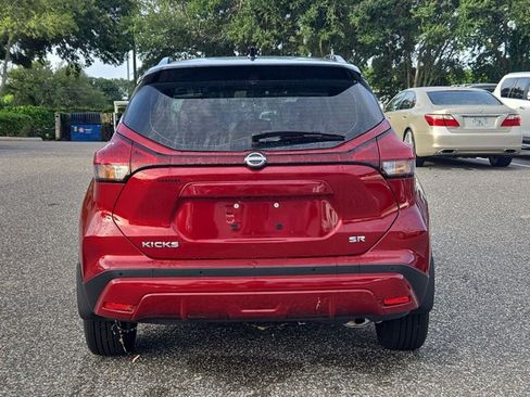 Used 2024 Nissan Kicks SR w/ SR Premium Package FWD image 6