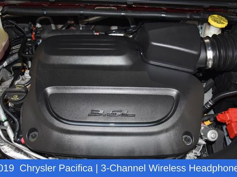 Used 2019 Chrysler Pacifica Limited image 7