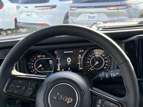 New 2026 Jeep Wrangler Unlimited Rubicon w/ Steel Bumper Group image 18