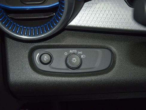 Used 2025 Chevrolet Trax LT w/ Driver Confidence Package FWD image 33