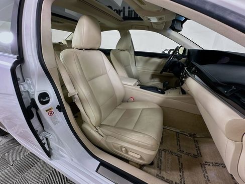 Used 2015 Lexus ES 350 w/ Ultra Luxury Package FWD image 35