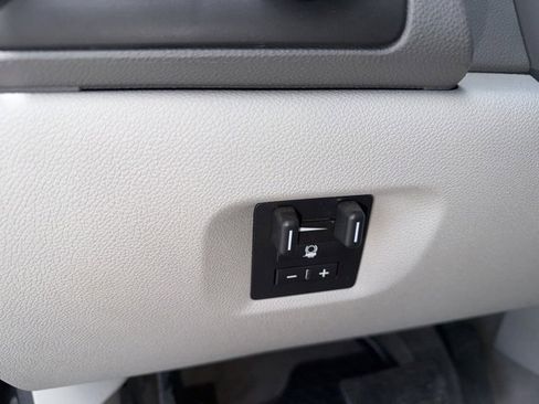 Used 2011 GMC Yukon XL 2500 SLT w/ SLT-2 Equipment Package image 37