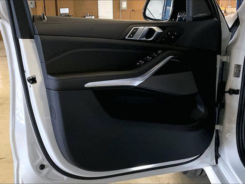 New 2026 BMW X5 xDrive40i image 10