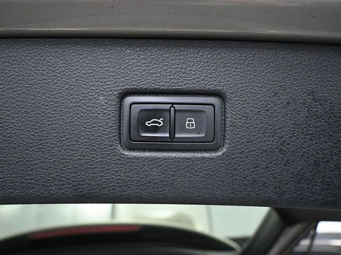 Used 2017 Audi Q7 3.0T Premium Plus image 47