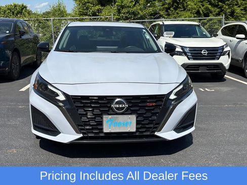 Used 2024 Nissan Altima 2.5 SR w/ SR Premium Package AWD/4WD image 3