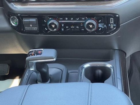 Used 2025 Chevrolet Silverado 1500 LT AWD/4WD image 14