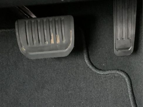 New 2026 Jeep Grand Cherokee Laredo image 32