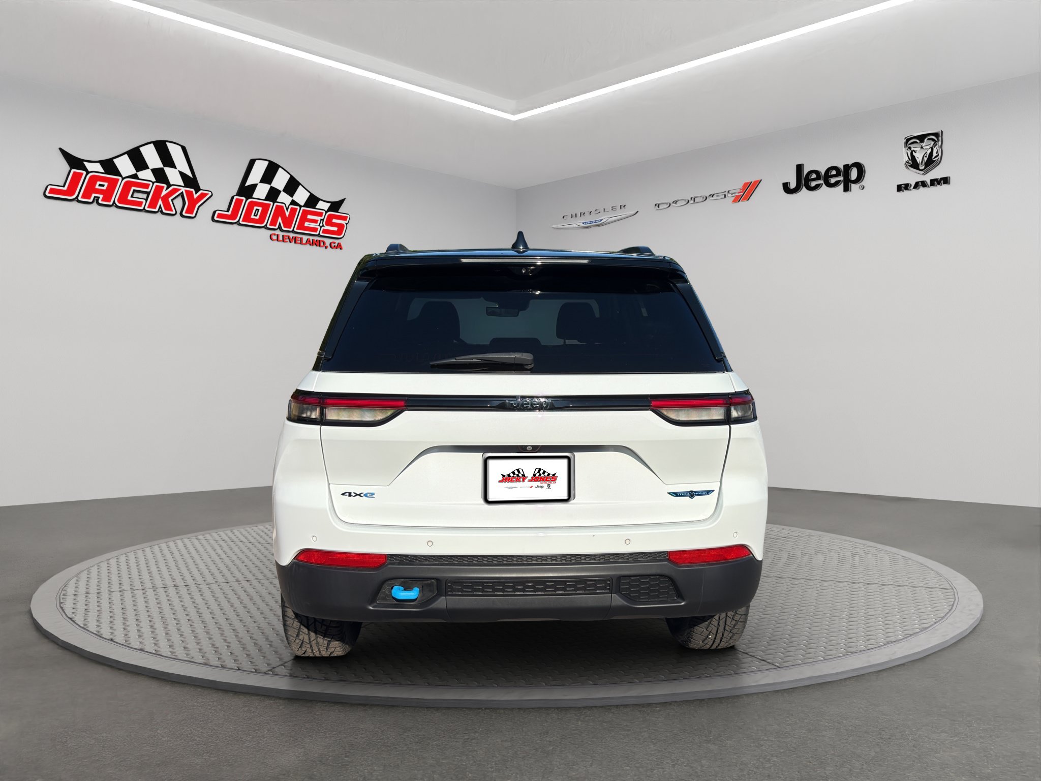 Used 2022 Jeep Grand Cherokee Trailhawk w/ Luxury Tech Group III AWD/4WD image 8