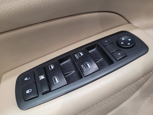 Used 2018 Jeep Grand Cherokee Limited AWD/4WD image 27
