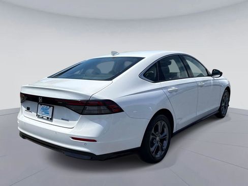 Certified 2025 Honda Accord EX-L image 4