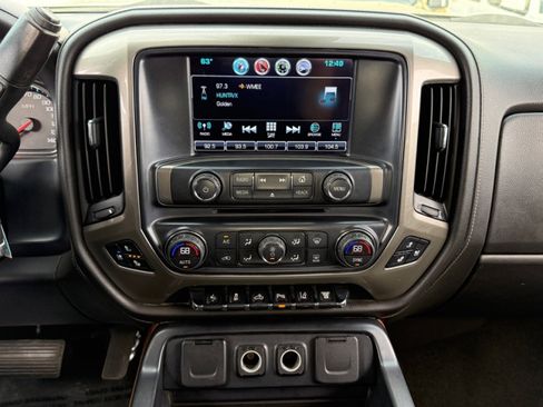 Used 2018 Chevrolet Silverado 2500 High Country image 21