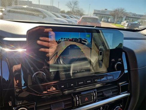 Used 2023 Nissan Pathfinder SL image 15