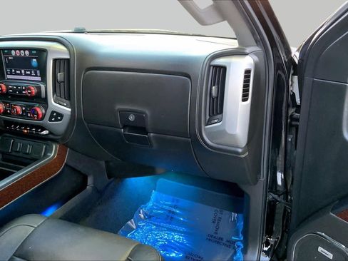 Used 2018 GMC Sierra 1500 SLT AWD/4WD image 17