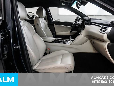Used 2025 Genesis G70 2.5T RWD image 19