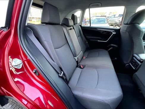 Used 2022 Toyota RAV4 LE image 20