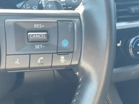 Used 2025 Nissan Pathfinder SV FWD image 16