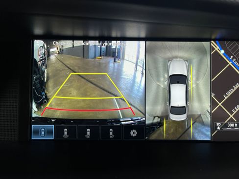 Used 2018 Genesis G90 3.3T Premium image 11