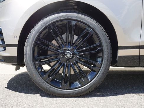 New 2026 Land Rover Range Rover Velar Dynamic SE image 34