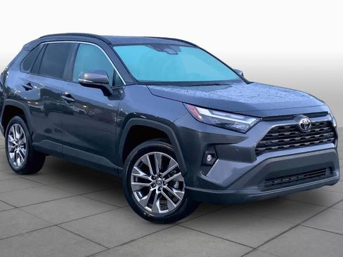 Used 2023 Toyota RAV4 XLE Premium FWD image 3