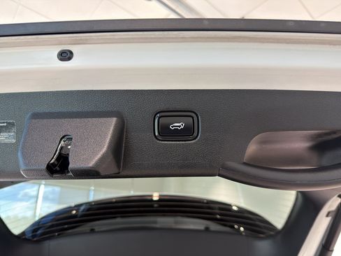 Used 2025 Kia Sportage EX w/ Premium Package FWD image 23