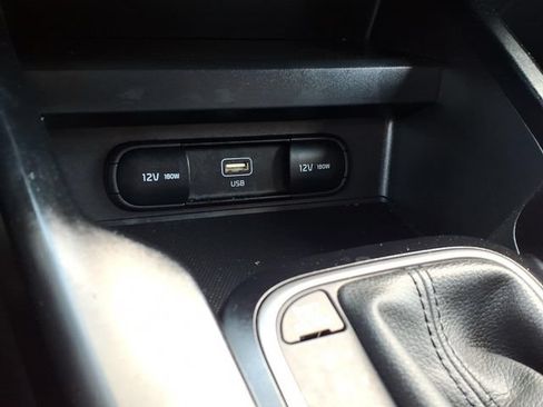 Used 2025 Kia Soul LX FWD image 24