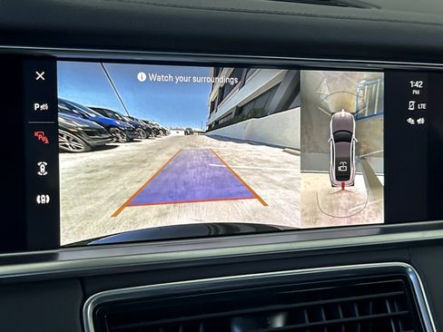 Used 2023 Porsche Panamera image 19