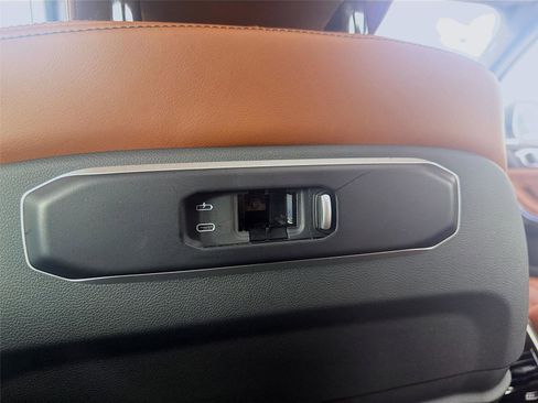 Used 2025 BMW X5 xDrive50e image 20