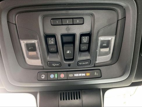 Used 2022 Chevrolet Silverado 1500 ZR2 w/ Technology Package AWD/4WD image 26