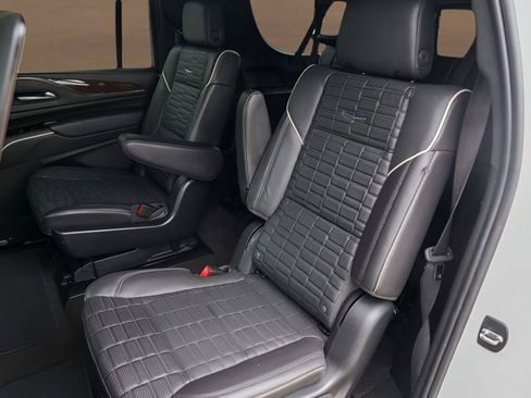 Certified 2023 Cadillac Escalade ESV Sport Platinum w/ LPO, ONYX Package image 26