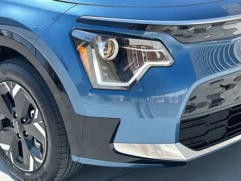 New 2026 Kia Niro Wind FWD image 11