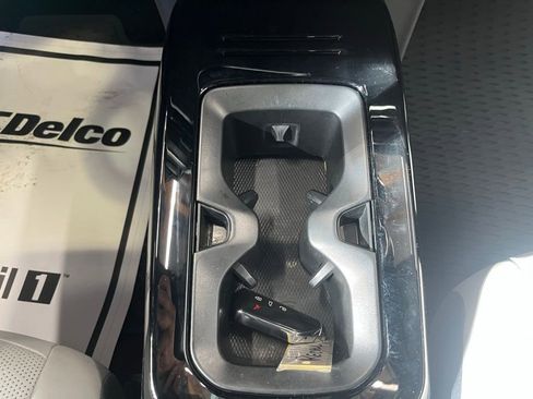 Used 2021 Volkswagen ID.4 Pro S w/ Gradient Package image 14