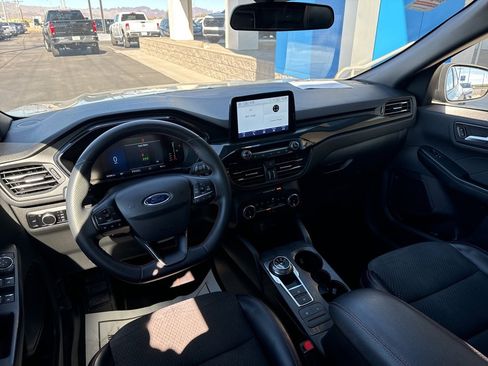 Used 2023 Ford Escape ST-Line image 14