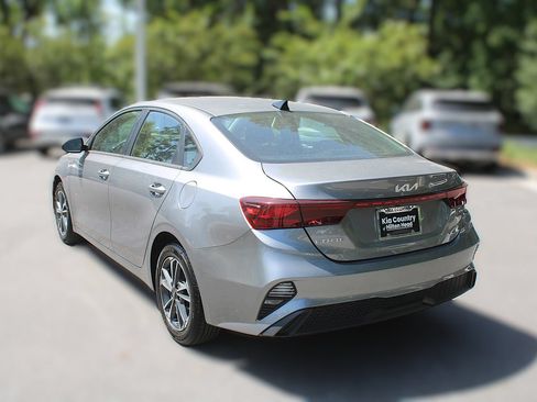 Certified 2024 Kia Forte LXS FWD image 7