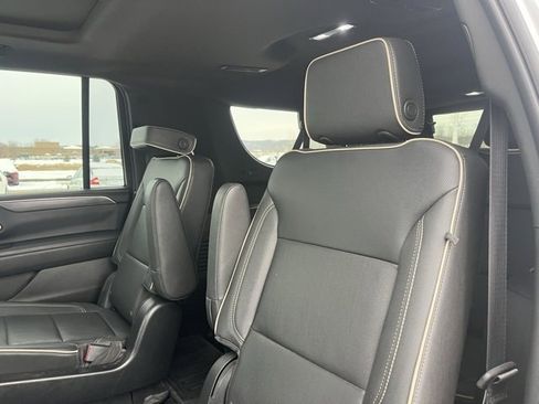 Used 2023 GMC Yukon XL SLT image 36