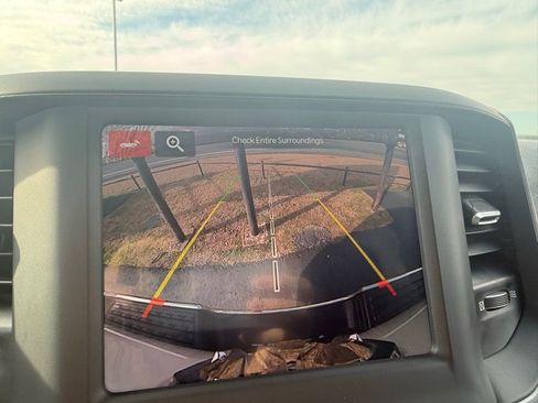 Used 2024 RAM 2500 Tradesman w/ Chrome Appearance Group image 25